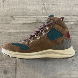 Merrell Waterproof Hiking Boots Ontario 85 size 6-Never worn!